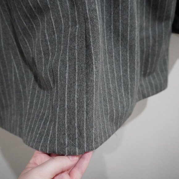 Grey Wool Like Pinstripe Relaxed Over Sized Fit Blazer - Women's Size La… - Picture 6 of 14